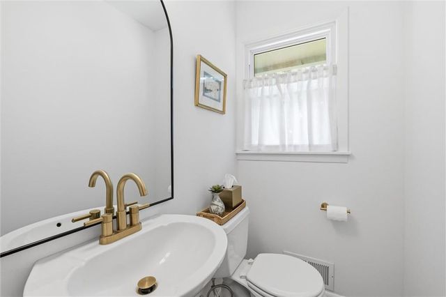 6018 W 85th Terrace, Overland Park, KS 66207