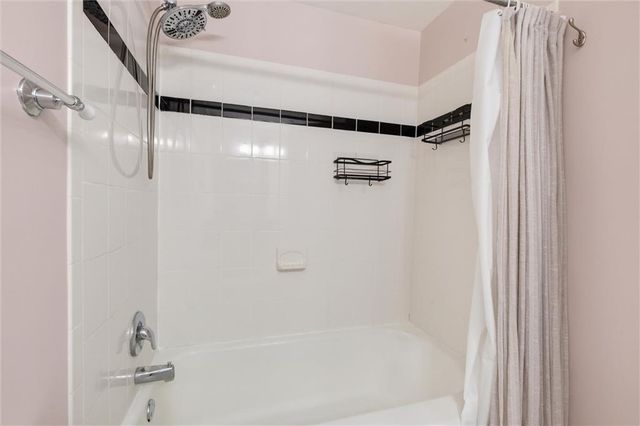 6018 W 85th Terrace, Overland Park, KS 66207