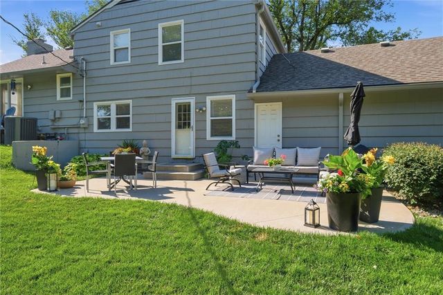 6018 W 85th Terrace, Overland Park, KS 66207