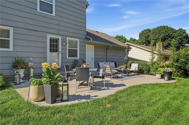 6018 W 85th Terrace, Overland Park, KS 66207