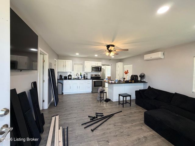 720 Gagel Ave, Louisville, KY 40216