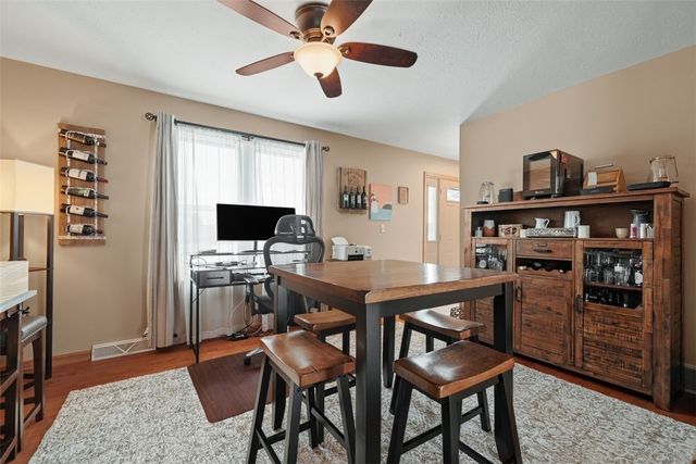 111 Greenhill Rd, Ross Twp, PA 15237