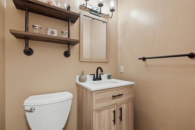 111 Greenhill Rd, Ross Twp, PA 15237