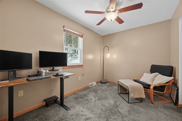 111 Greenhill Rd, Ross Twp, PA 15237