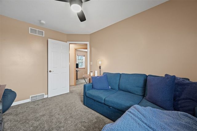 111 Greenhill Rd, Ross Twp, PA 15237