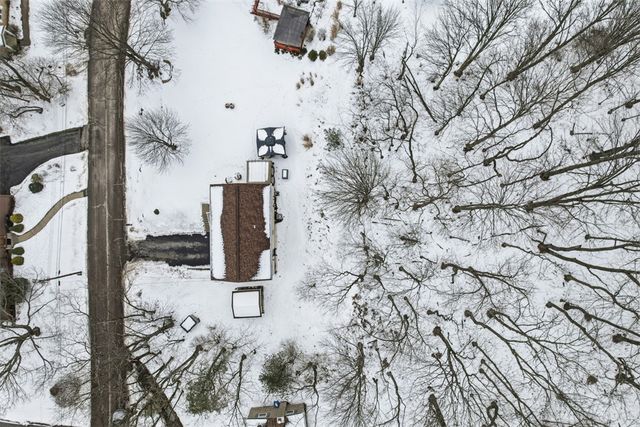 111 Greenhill Rd, Ross Twp, PA 15237