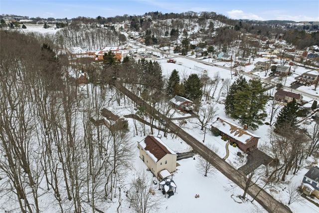 111 Greenhill Rd, Ross Twp, PA 15237