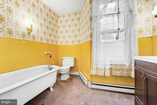 818 E CENTRE ST, Mahanoy City, PA 17948