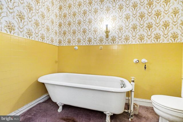 818 E CENTRE ST, Mahanoy City, PA 17948