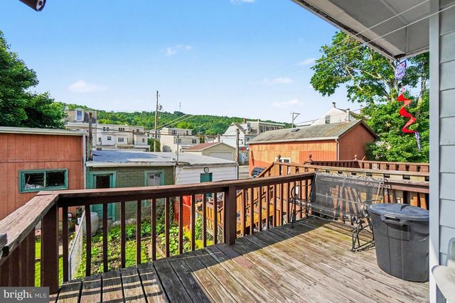 818 E CENTRE ST, Mahanoy City, PA 17948