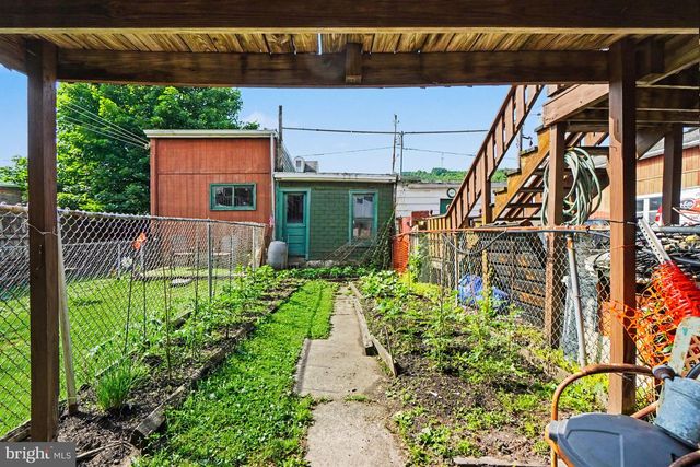 818 E CENTRE ST, Mahanoy City, PA 17948