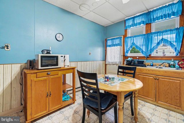 818 E CENTRE ST, Mahanoy City, PA 17948