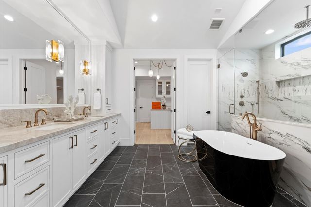 5306 Gibson St, Houston, TX 77007