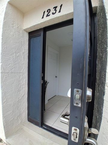 1231 SW 136th Place A, Miami, FL 33184