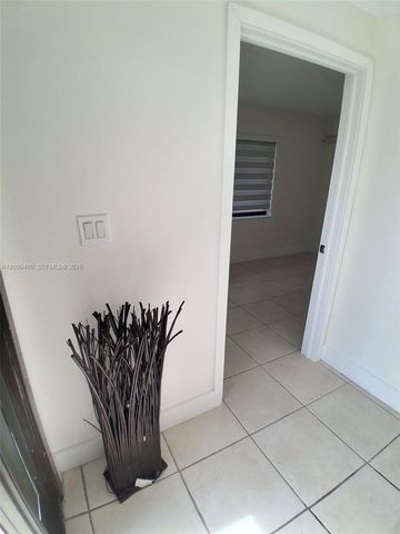 1231 SW 136th Place A, Miami, FL 33184