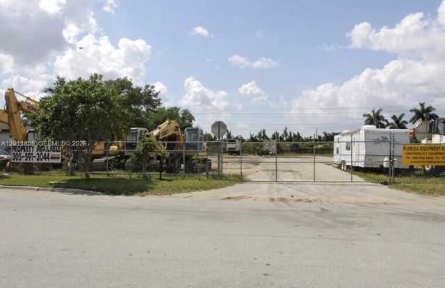 8322 NW 64, Miami, FL 33166