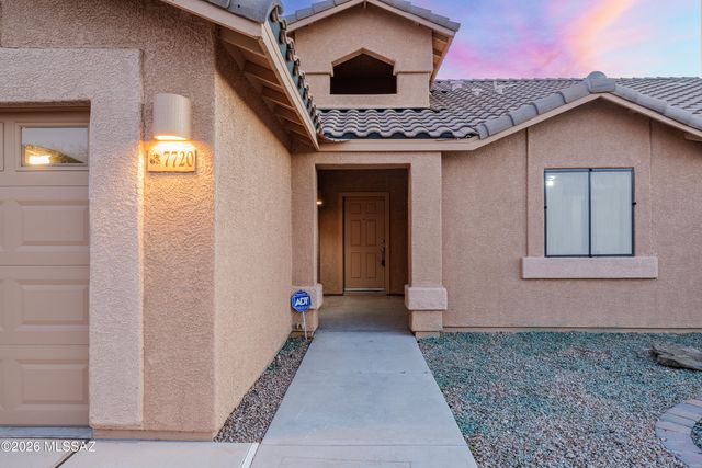 7720 E Big Meadow Drive, Tucson, AZ 85756