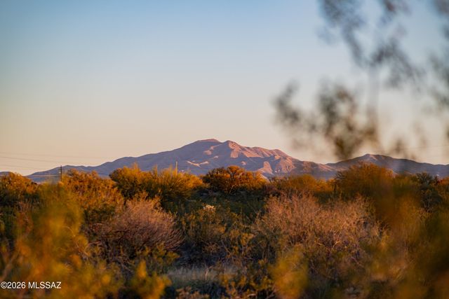 7720 E Big Meadow Drive, Tucson, AZ 85756