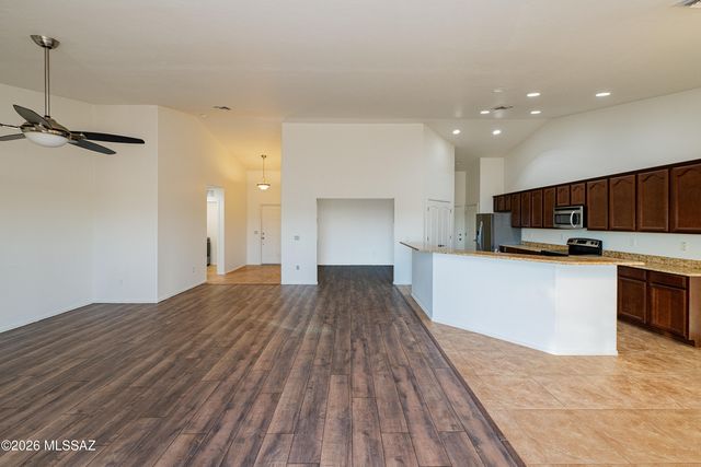 7720 E Big Meadow Drive, Tucson, AZ 85756