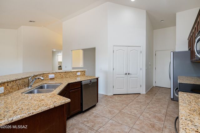 7720 E Big Meadow Drive, Tucson, AZ 85756