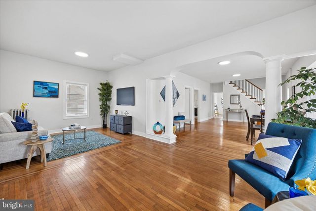 61 S MAPLE AVE, Maple Shade, NJ 08052