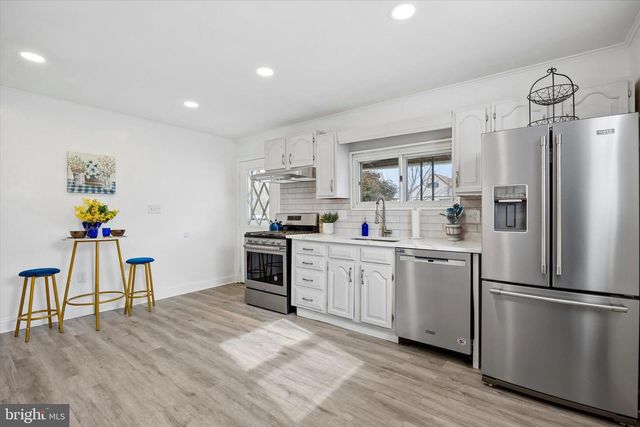 61 S MAPLE AVE, Maple Shade, NJ 08052