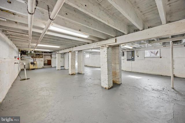 61 S MAPLE AVE, Maple Shade, NJ 08052