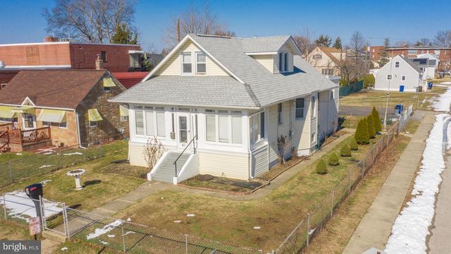 61 S MAPLE AVE, Maple Shade, NJ 08052