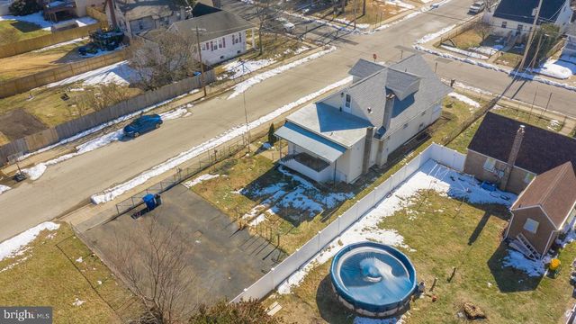 61 S MAPLE AVE, Maple Shade, NJ 08052