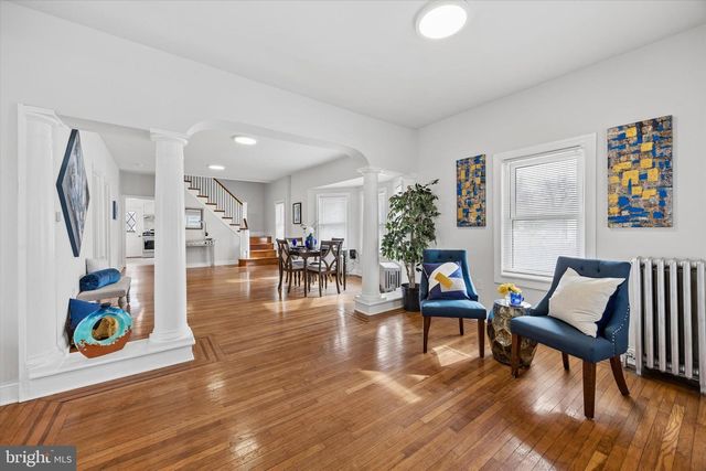 61 S MAPLE AVE, Maple Shade, NJ 08052