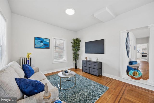 61 S MAPLE AVE, Maple Shade, NJ 08052