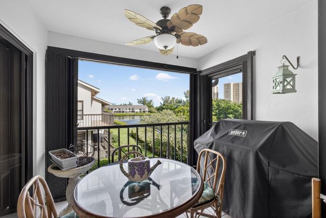 2102 Fairway Drive S, Jupiter, FL 33477