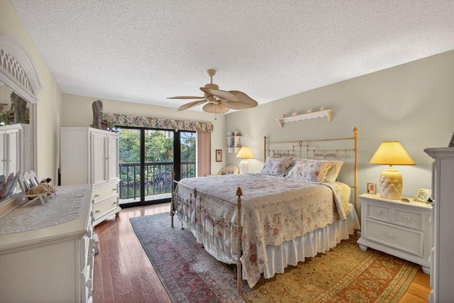 2102 Fairway Drive S, Jupiter, FL 33477