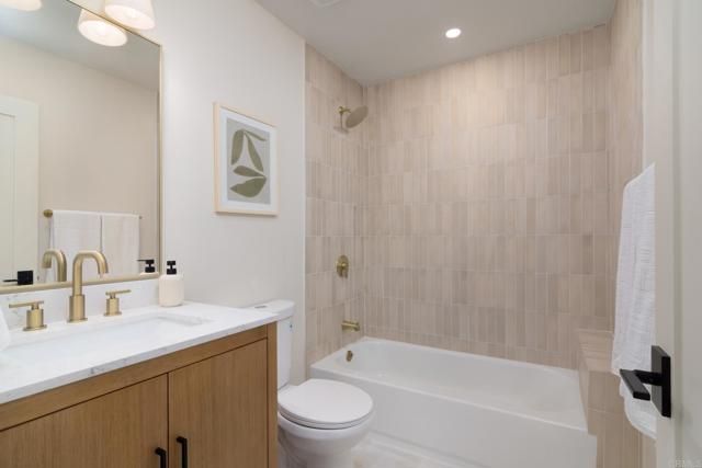 3996 Hatton St, San Diego, CA 92111