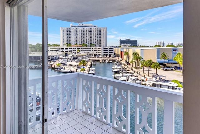 13155 Ixora Court 512, North Miami, FL 33181