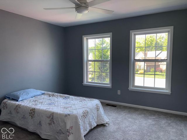 2801 Newbury Court, Zionsville, IN 46077