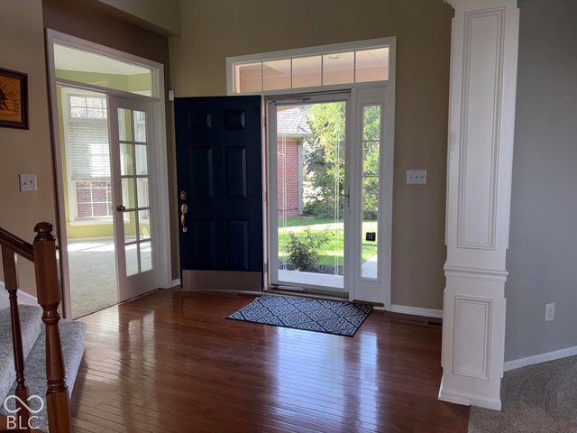 2801 Newbury Court, Zionsville, IN 46077