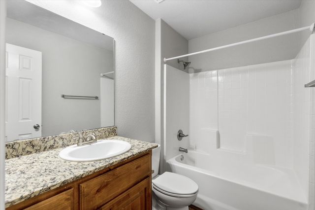 1512 N Anglin Street, Cleburne, TX 76031