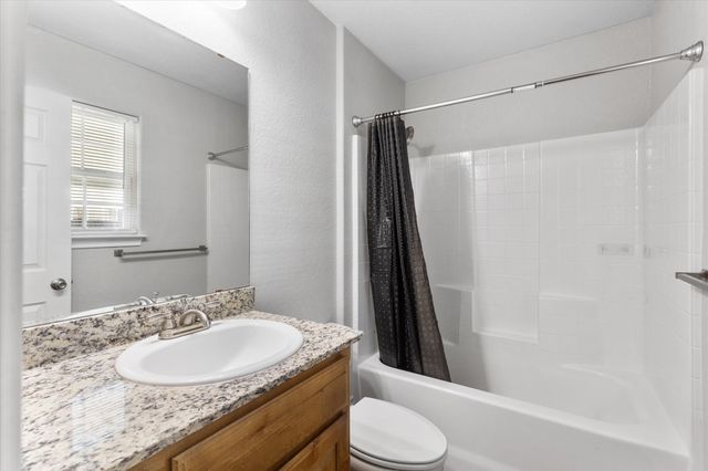 1512 N Anglin Street, Cleburne, TX 76031