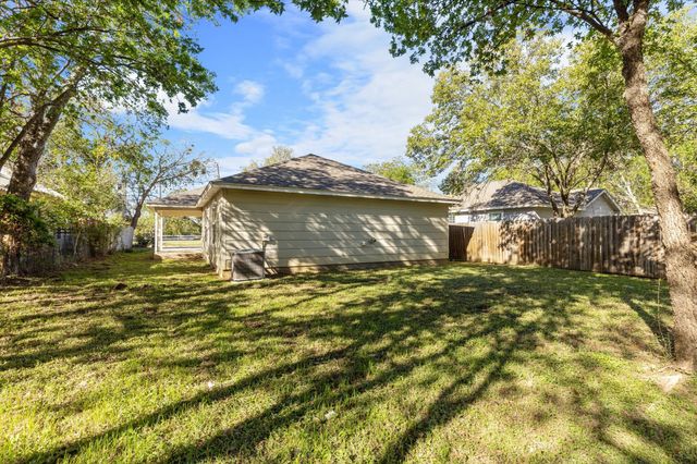 1512 N Anglin Street, Cleburne, TX 76031
