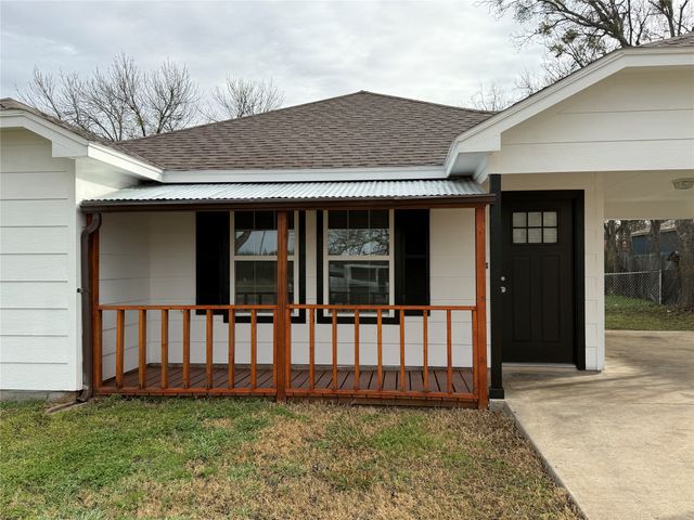 1512 N Anglin Street, Cleburne, TX 76031
