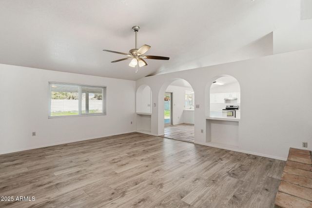 7016 E MENLO Street, Mesa, AZ 85207