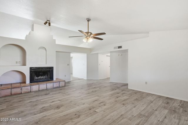 7016 E MENLO Street, Mesa, AZ 85207