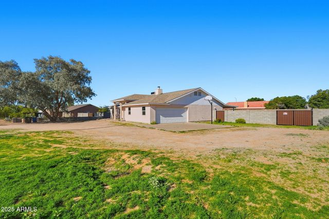 7016 E MENLO Street, Mesa, AZ 85207