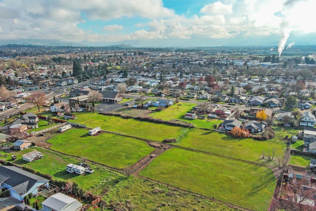2587 Merriman Road 3200, Medford, OR 97501