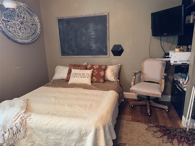 804 N Elm Street, Comanche, TX 76442