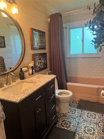 804 N Elm Street, Comanche, TX 76442