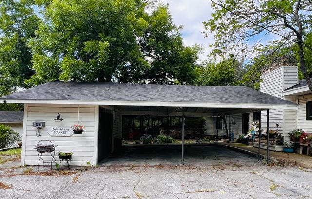 804 N Elm Street, Comanche, TX 76442