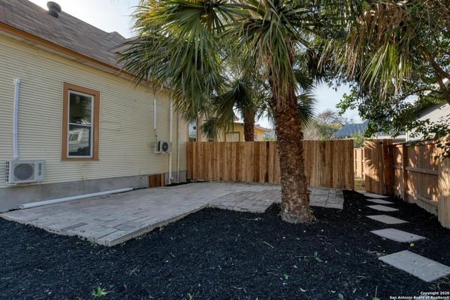 224 E Rische, San Antonio, TX 78204