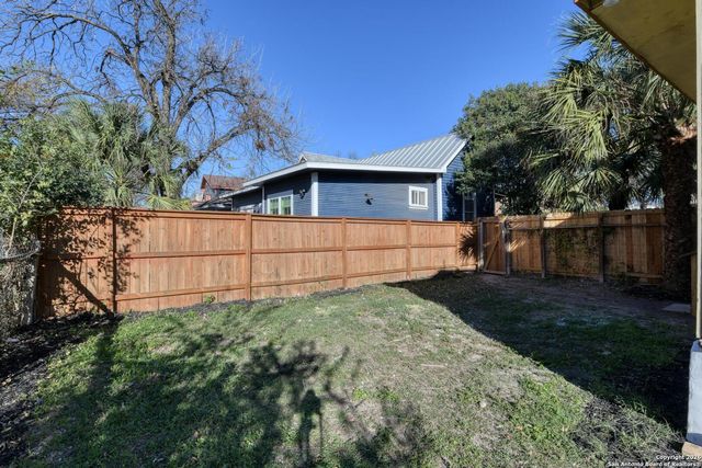 224 E Rische, San Antonio, TX 78204